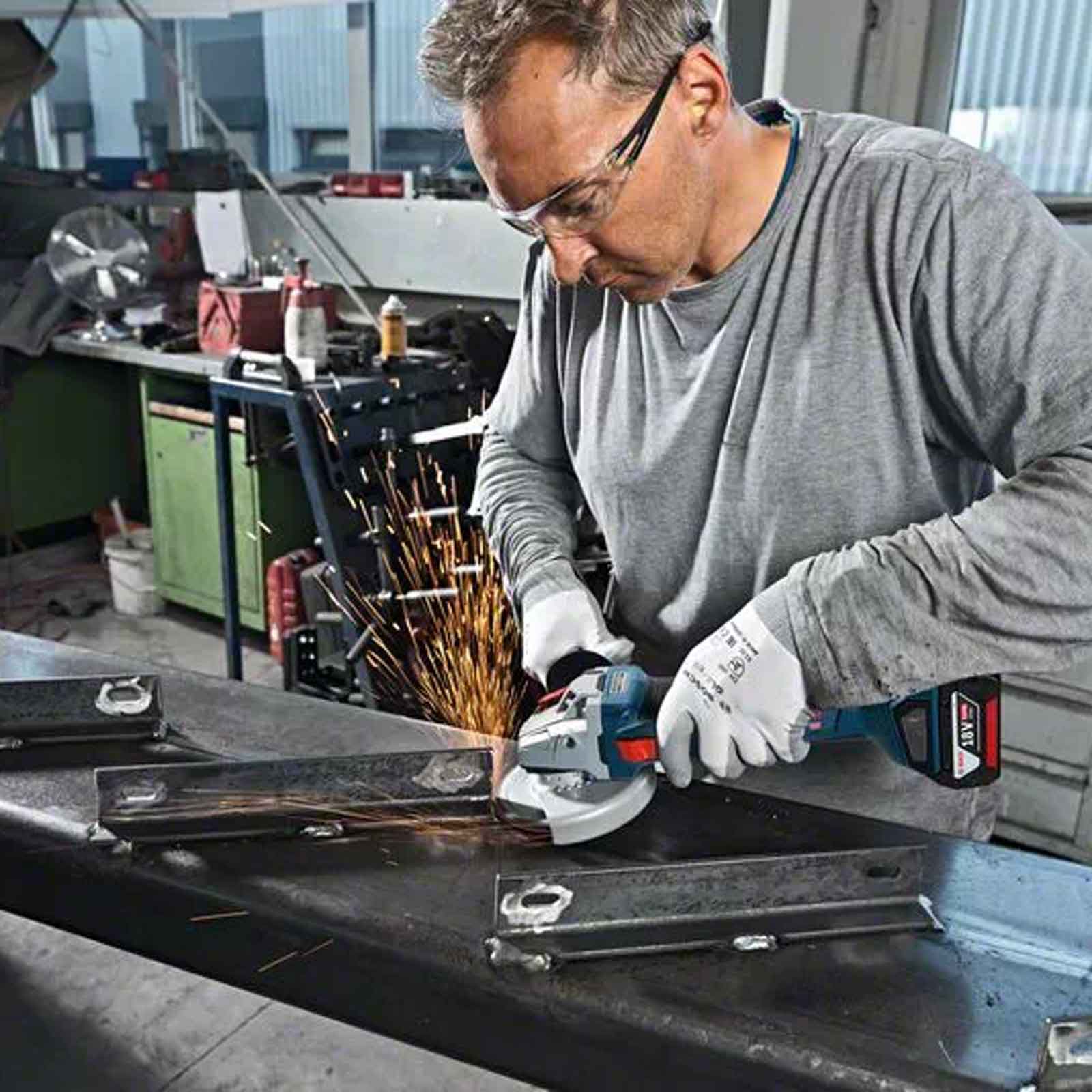 Smerigliatrice-angolare-a-batteria-GWS-18V-10-Bosch-Professional-3 Smerigliatrice angolare a batteria GWS 18V-10 Bosch Professional