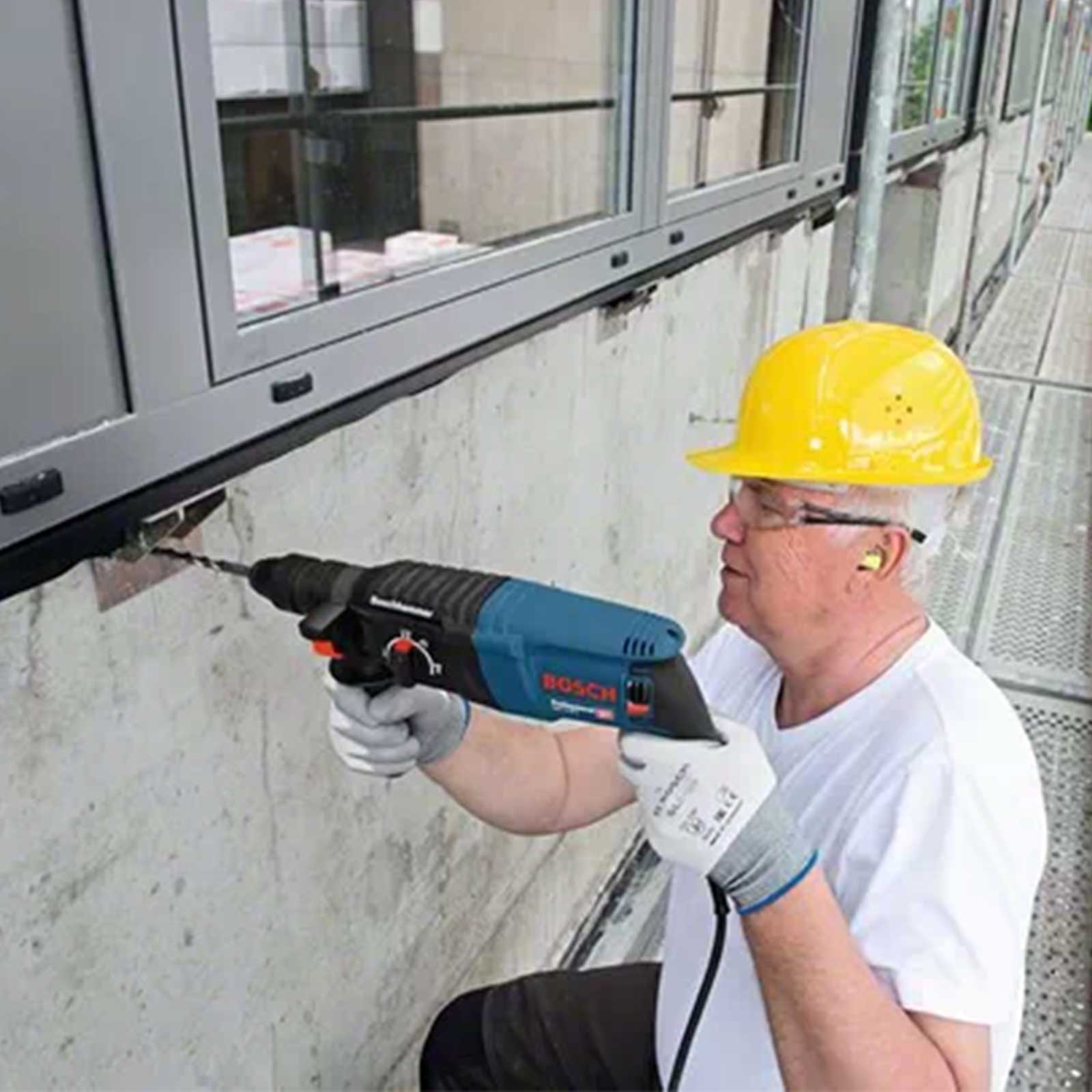 Bosch-GBH-2-26-F-Martello-perforatore-SDS-Plus-ambientata Bosch GBH 2-26 F Martello perforatore SDS Plus