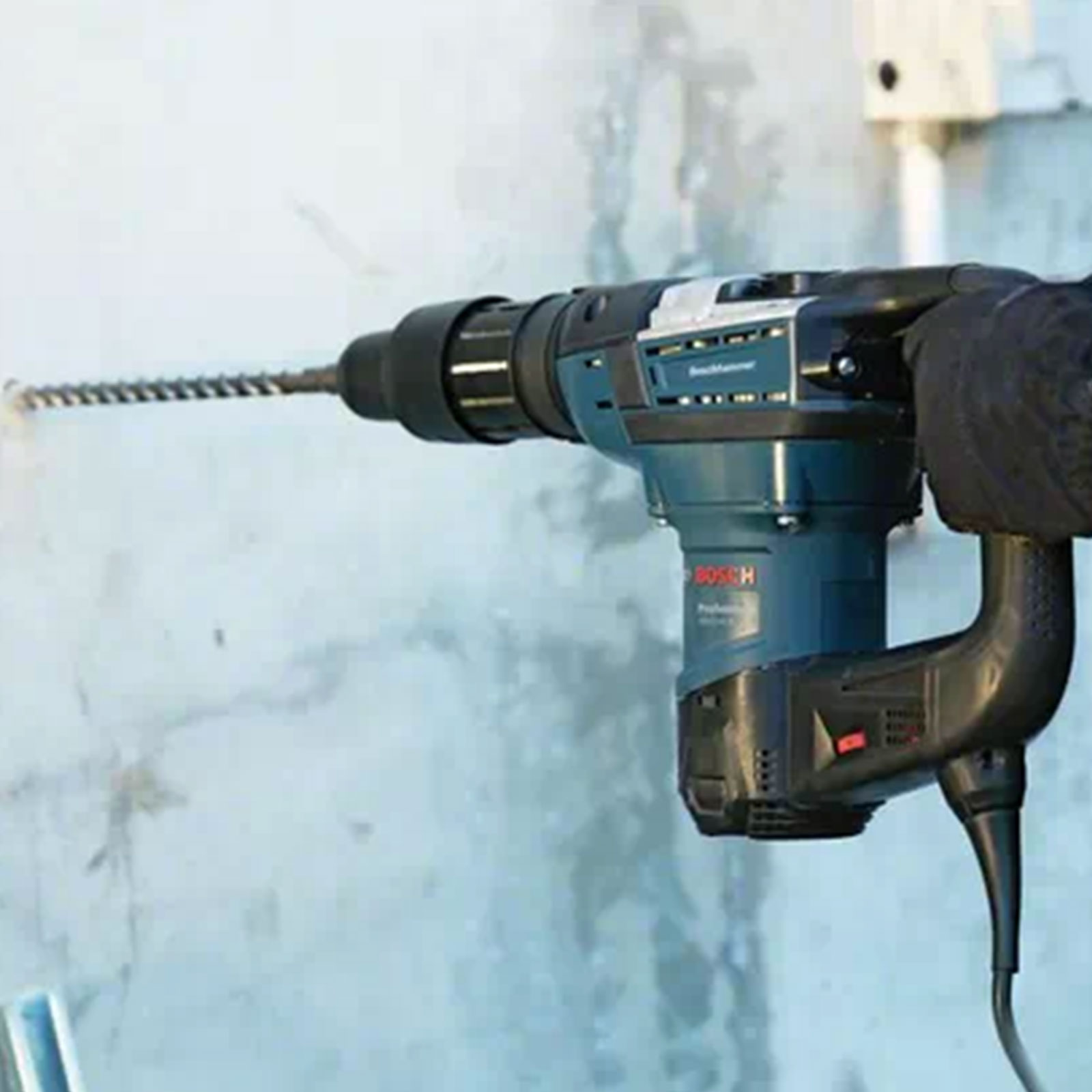 Bosch-GBH-5-40-D-Professional-martello-perforatore-con-attacco-SDS-MAX-ambientata Bosch GBH 5-40 D Professional martello perforatore con attacco SDS MAX